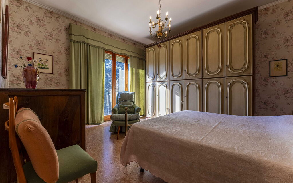 Casa Vacanza Mais - Camaiore, Toscana: Autumn, Bedroom, Spring, Summer