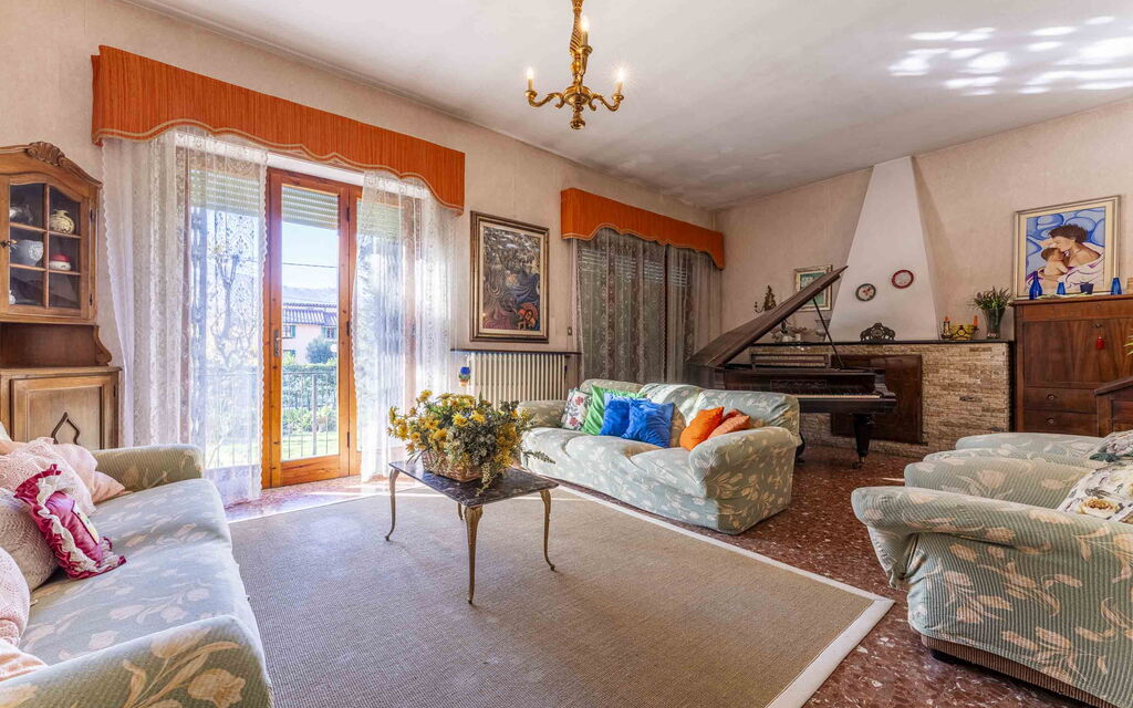 Casa Vacanza Mais - Camaiore, Toscana: Autumn, Living Room, Spring, Summer