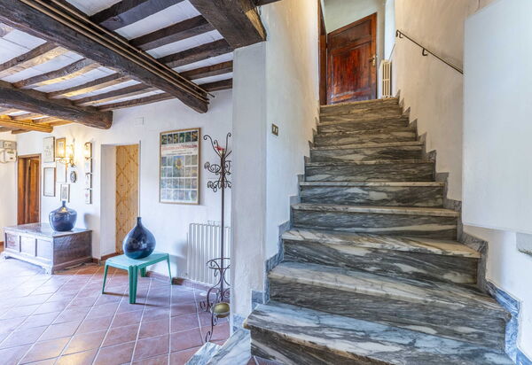 Casale Il Farro - Camaiore, Toscana: Altra Stanza, Autunno, Estate, Primavera