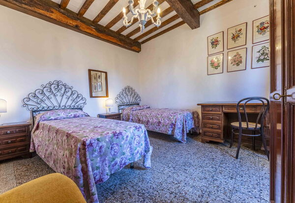 Casale Il Farro - Camaiore, Toscana: Autunno, Camera da letto, Estate, Primavera