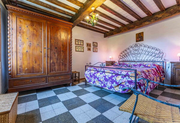 Casale Il Farro - Camaiore, Toscana: Autunno, Camera da letto, Estate, Primavera