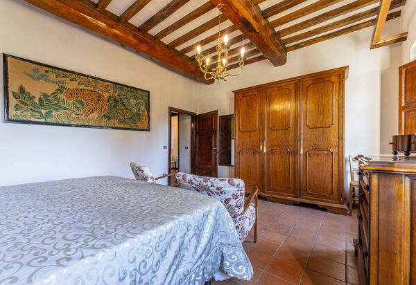 Casale Il Farro - Camaiore, Toscana: Autunno, Estate, Primavera