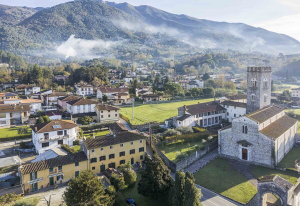 Casale Il Farro - Camaiore, Toscana: Autunno, Estate, Esterni, Primavera