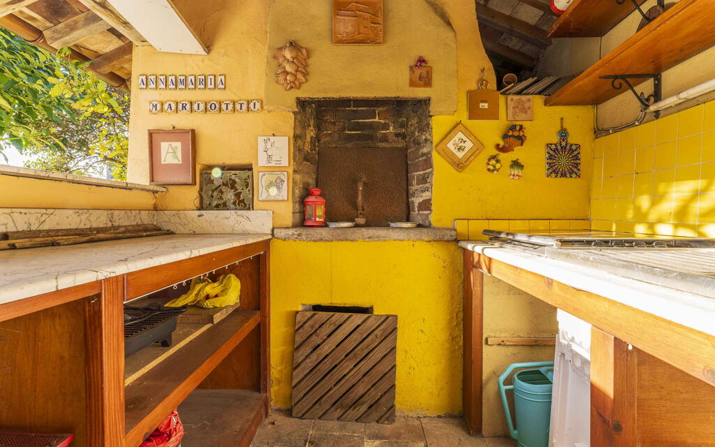 Casale Il Farro - Camaiore, Toscana: Autunno, Cucina, Estate, Esterni, Primavera