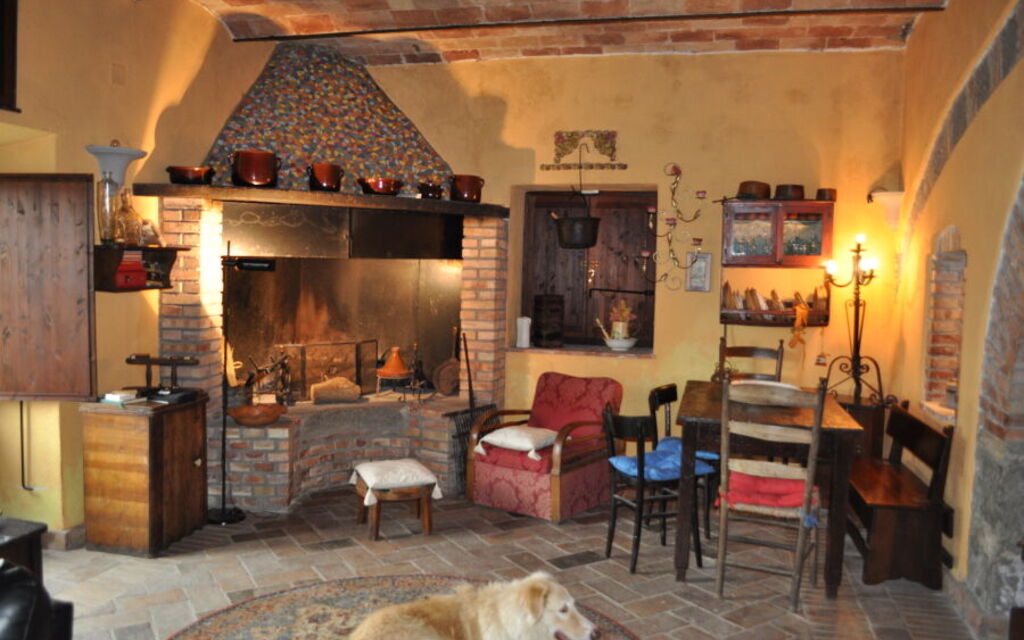 Country House Style - Montefiascone, Lazio: Autumn, Living Room, Spring, Summer