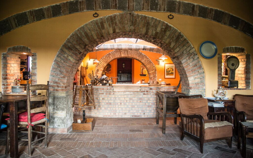 Country House Style - Montefiascone, Lazio: Autumn, Living Room, Spring, Summer