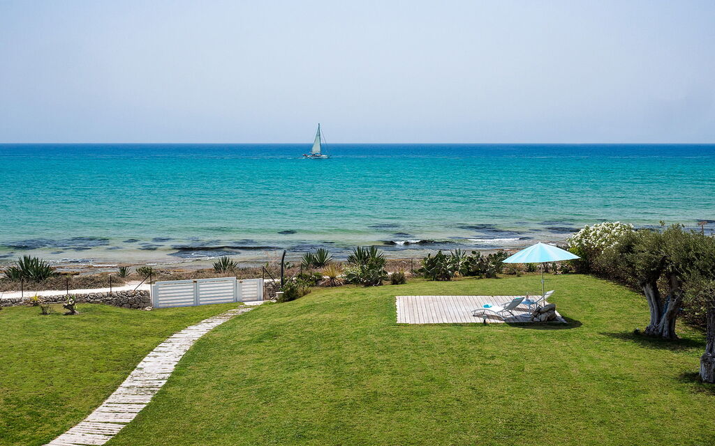 Casa Mareblu - Marina Di Modica, Sicilia: Autumn, Building Exterior, Garden, Outdoor, Scenic View, Spring, Summer