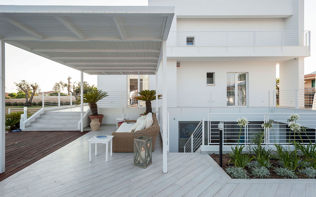 Casa Mareblu - Marina Di Modica, Sicilia: Autumn, Balcony / Terrace / Patio, Building Exterior, Outdoor, Spring, Summer