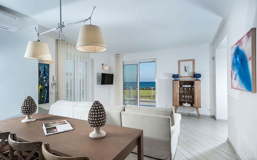 Casa Mareblu - Marina Di Modica, Sicilia: Autumn, Dining Room, Living Room, Spring, Summer