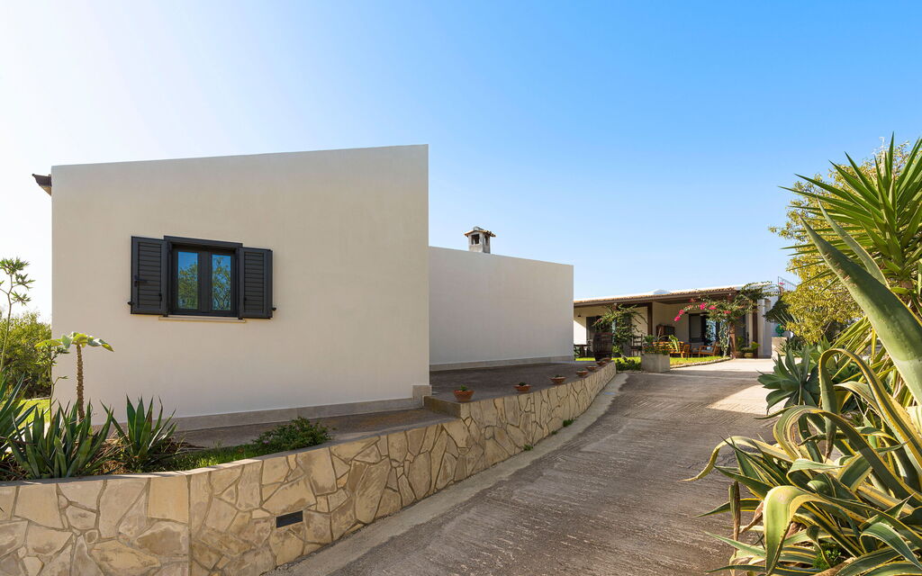 Casa Bianca - Noto, Sicilia: Autumn, Building Exterior, Other Room, Outdoor, Spring, Summer