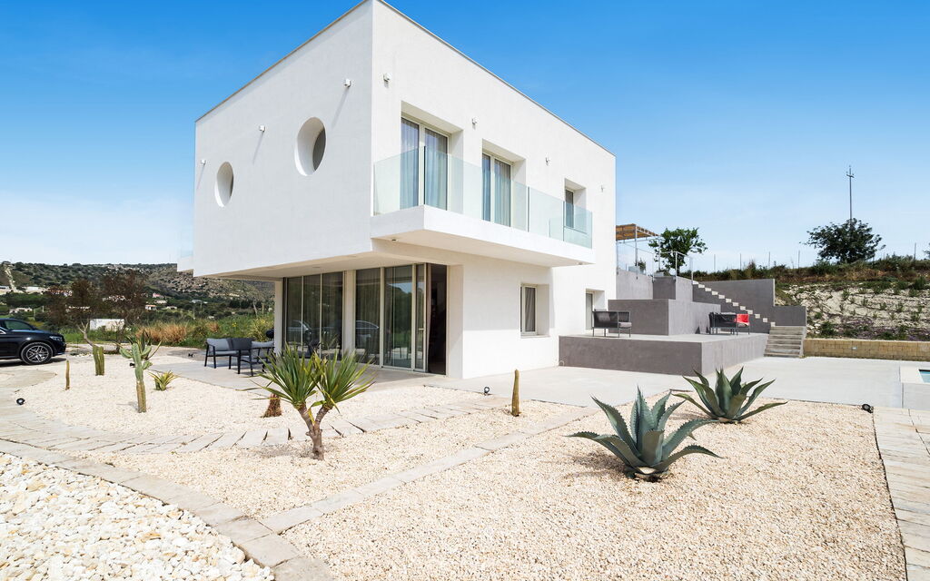 Casabella - Avola, Sicilia: Autumn, Building Exterior, Garden, Outdoor, Spring, Summer