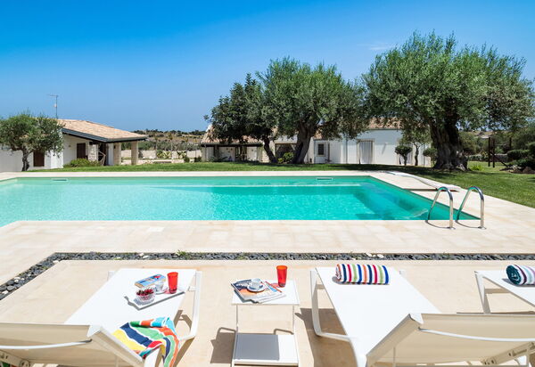 Corte Carrubo - Rosolini, Sicilia: all'aperto, Autunno, Balcone / Terrazza / Patio, Estate, Esterni, Giardino, Piscina, Primavera