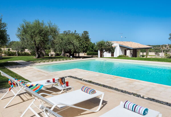 Corte Carrubo - Rosolini, Sicilia: all'aperto, Autunno, Balcone / Terrazza / Patio, Estate, Esterni, Giardino, Piscina, Primavera