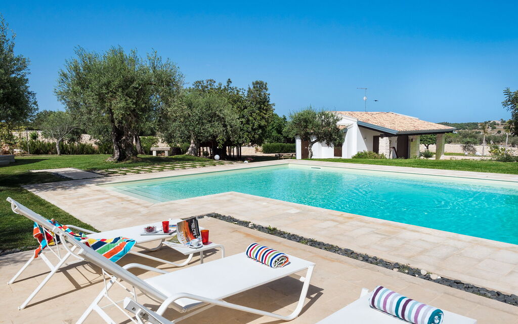 Corte Carrubo - Rosolini, Sicilia: Autumn, Balcony / Terrace / Patio, Building Exterior, Garden, Outdoor, Pool, Spring, Summer