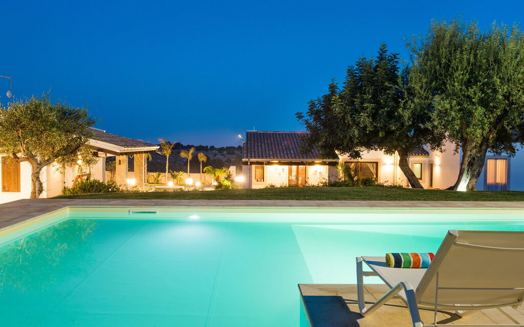 Corte Carrubo - Rosolini, Sicilia: Autumn, Building Exterior, Outdoor, Pool, Spring, Summer