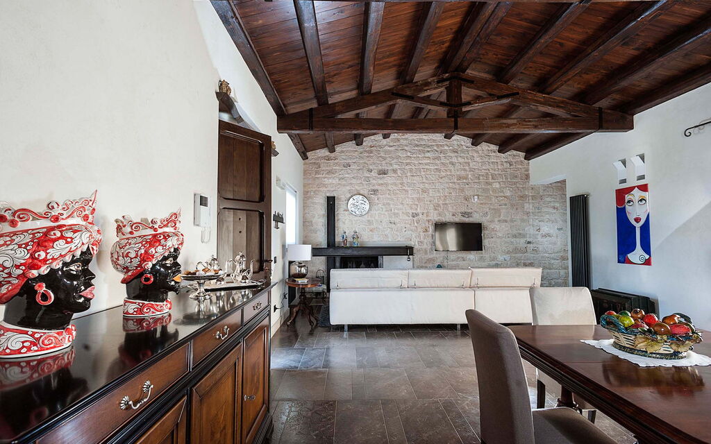 Corte Carrubo - Rosolini, Sicilia: Autumn, Dining Room, Living Room, Spring, Summer