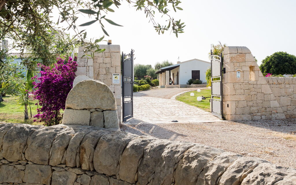 Corte Carrubo - Rosolini, Sicilia: Autumn, Building Exterior, Main Entrance, Outdoor, Spring, Summer