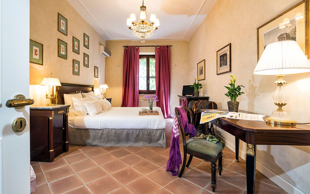 Casa Colore - Siracusa, Sicilia: Autumn, Bedroom, Spring, Summer