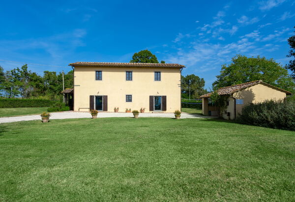 Tenuta Monti: Building Exterior
