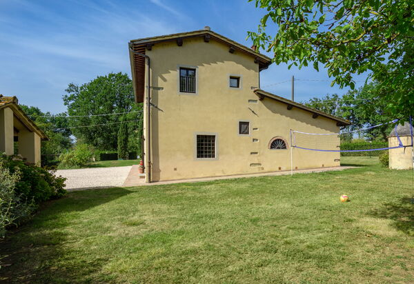 Tenuta Monti: Building Exterior