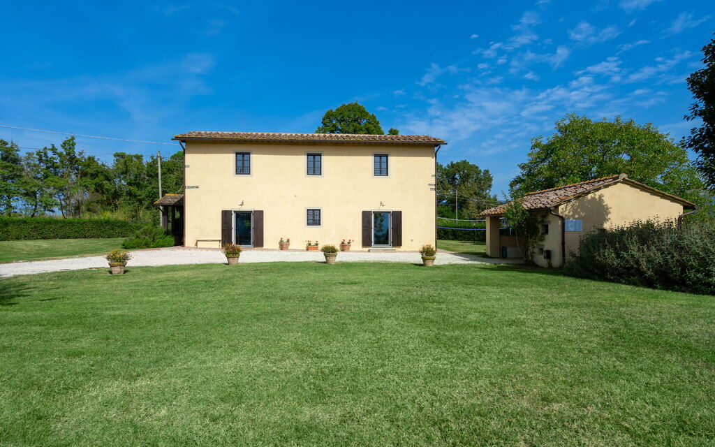 Tenuta Monti: Building Exterior