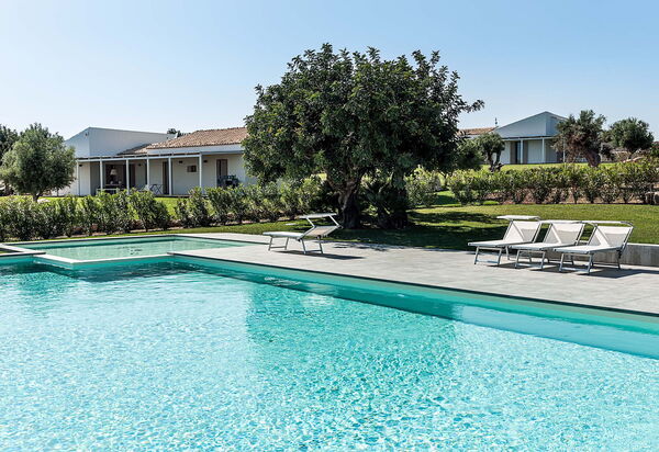 Isolina Bianca - Scicli, Sicilia: Autunno, Balcone / Terrazza / Patio, Estate, Esterni, Giardino, Piscina, Primavera