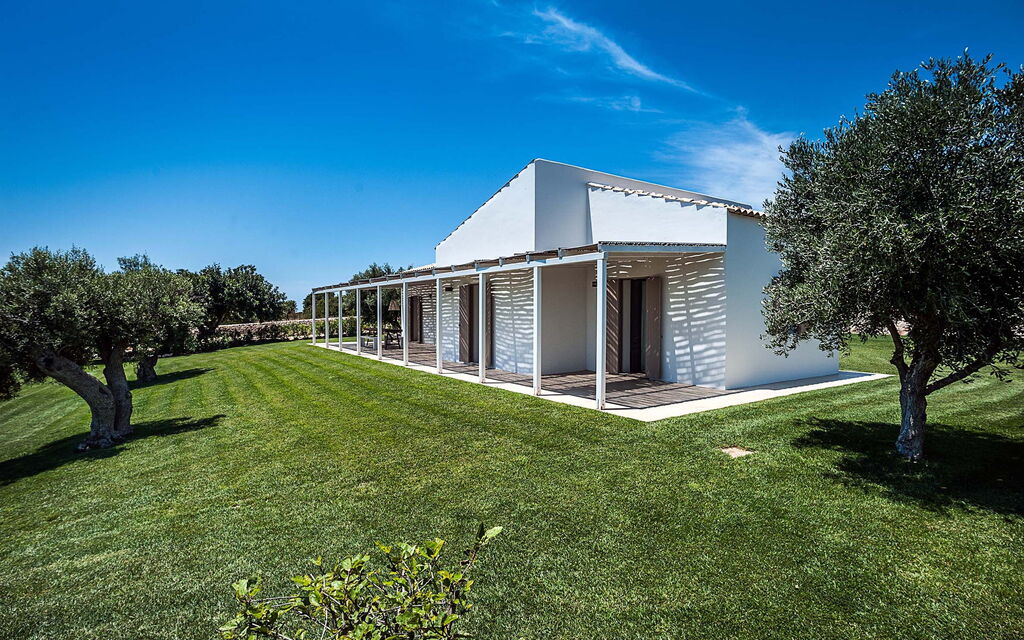 Isolina Verde - Scicli, Sicilia: Autumn, Building Exterior, Garden, Outdoor, Spring, Summer