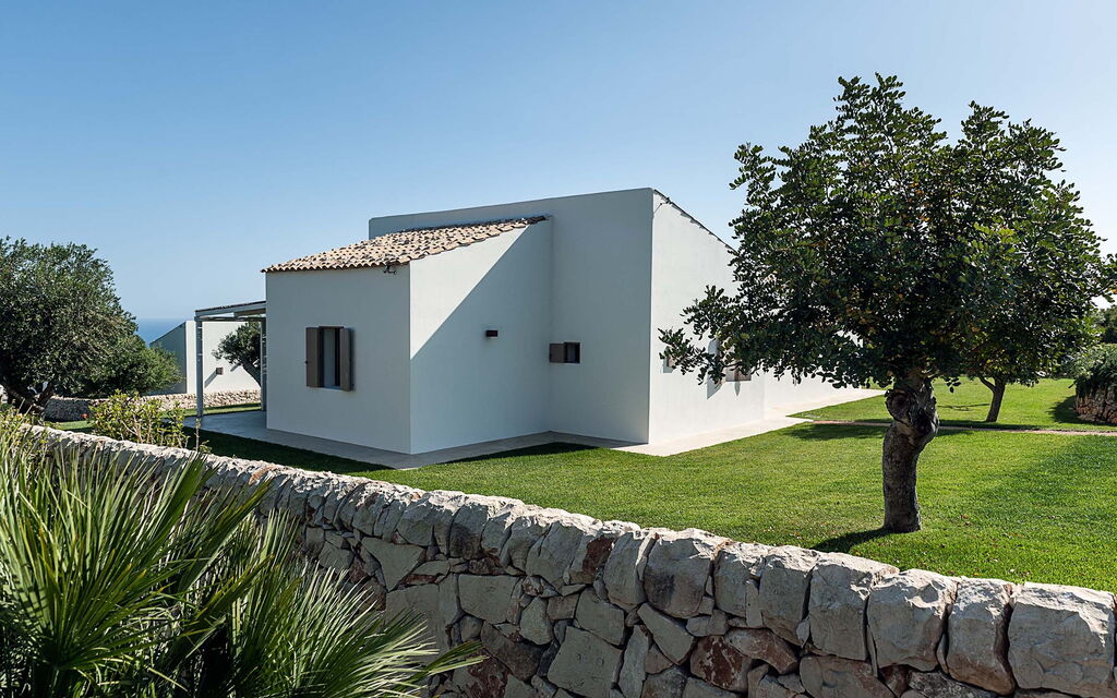 Isolina Verde - Scicli, Sicilia: Autumn, Building Exterior, Garden, Outdoor, Spring, Summer