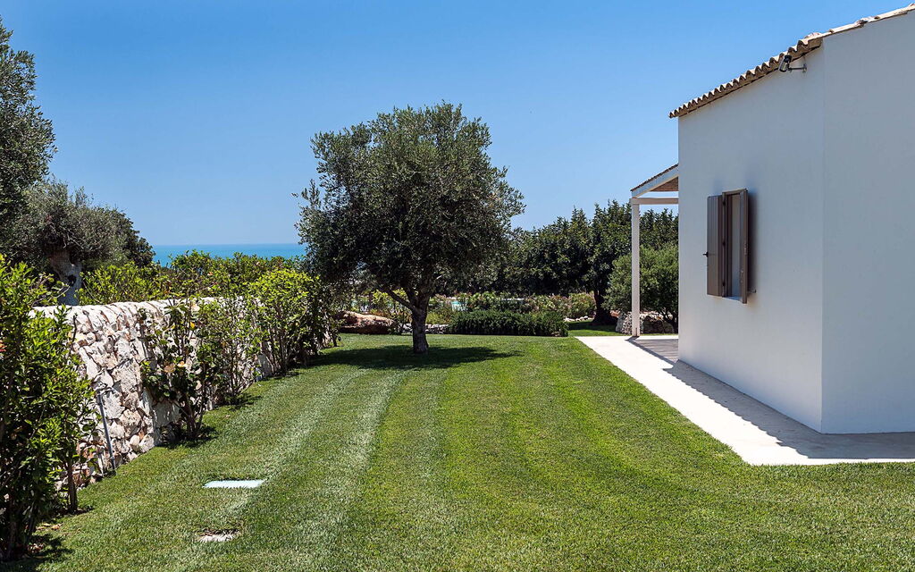 Isolina Verde - Scicli, Sicilia: Autumn, Building Exterior, Garden, Outdoor, Spring, Summer