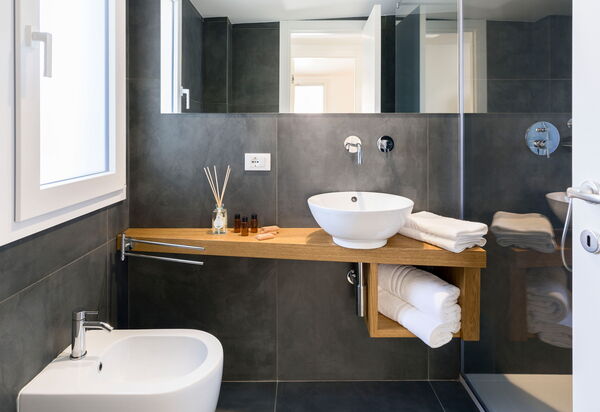 Villa Cinema - Castellammare Del Golfo, Sicilia: Autunno, Bagno, Estate, Primavera