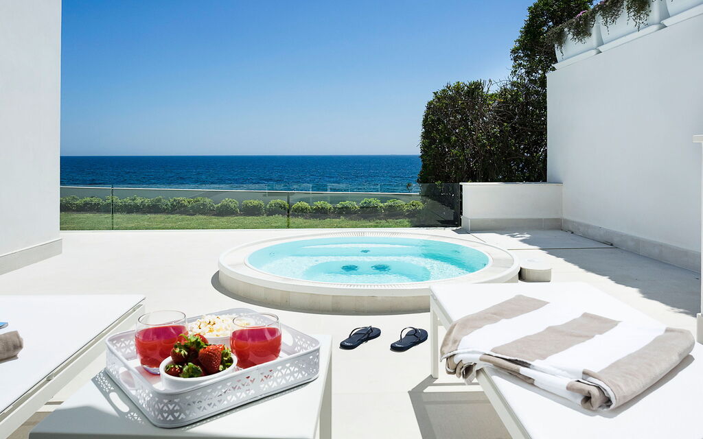 Mariposa - Fontane Bianche, Sicilia: Autumn, Balcony / Terrace / Patio, Building Exterior, Garden, Hot Tub, Outdoor, Scenic View, Spring, Summer