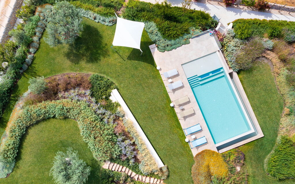 Splendida - Modica, Sicilia: Autumn, Balcony / Terrace / Patio, Building Exterior, Garden, Outdoor, Pool, Spring, Summer