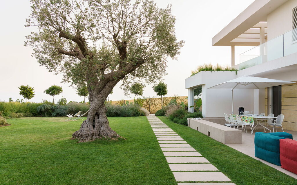 Splendida - Modica, Sicilia: Autumn, Balcony / Terrace / Patio, Building Exterior, Garden, Outdoor, Spring, Summer