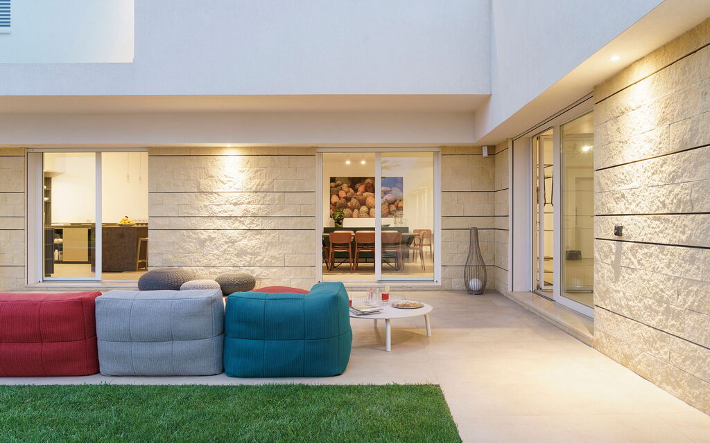 Splendida - Modica, Sicilia: Autumn, Balcony / Terrace / Patio, Building Exterior, Outdoor, Spring, Summer