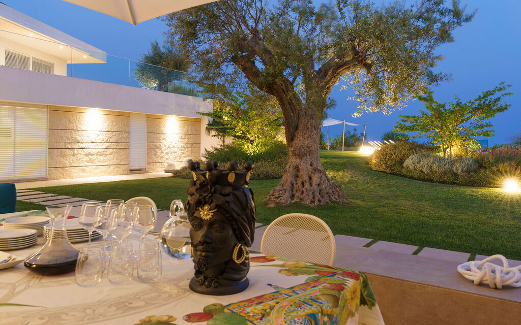Splendida - Modica, Sicilia: Autumn, Balcony / Terrace / Patio, Building Exterior, Garden, Outdoor, Spring, Summer