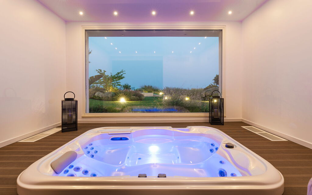 Splendida - Modica, Sicilia: Autumn, Hot Tub, Spring, Summer, Wellness
