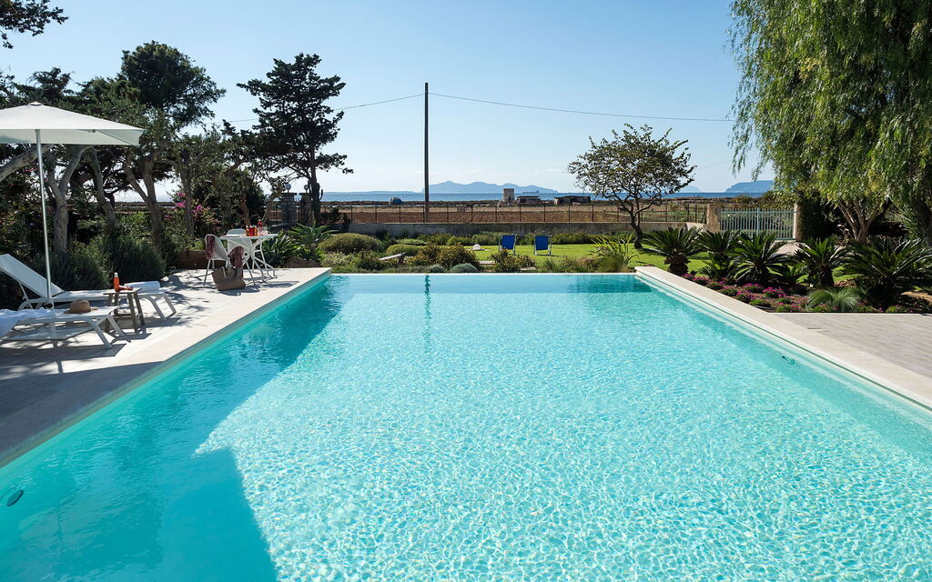 Villa Chiara - Paceco, Sicilia: Autumn, Balcony / Terrace / Patio, Building Exterior, Outdoor, Pool, Spring, Summer