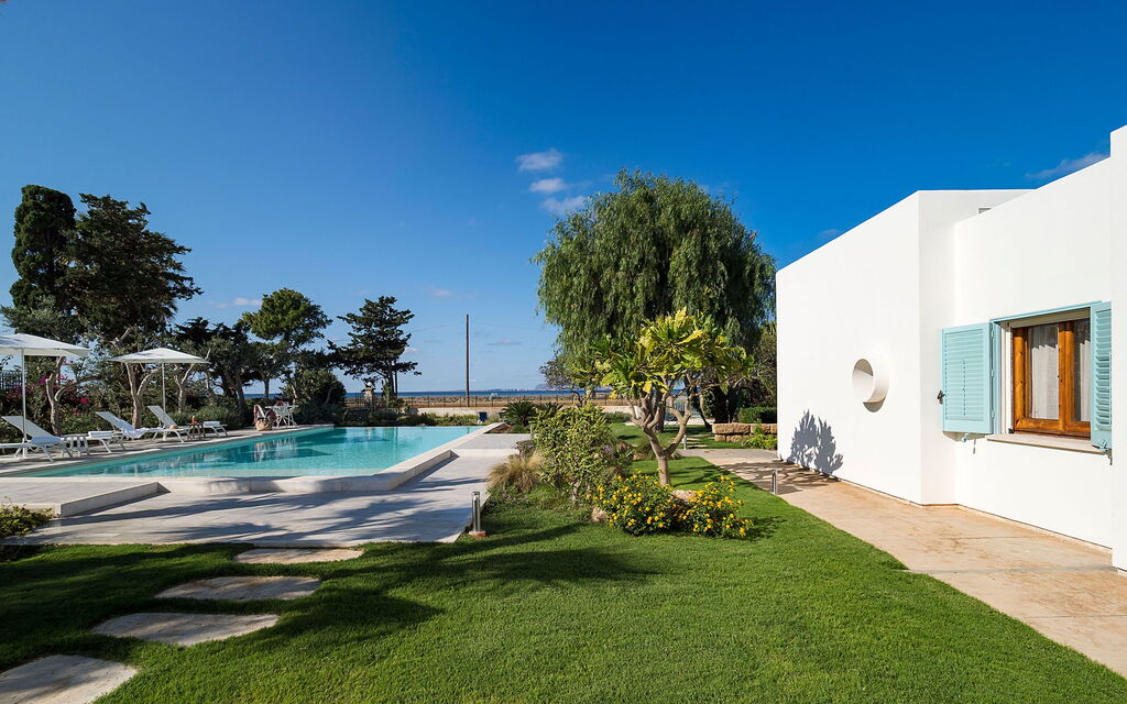 Villa Chiara - Paceco, Sicilia: Autumn, Balcony / Terrace / Patio, Building Exterior, Garden, Outdoor, Pool, Spring, Summer