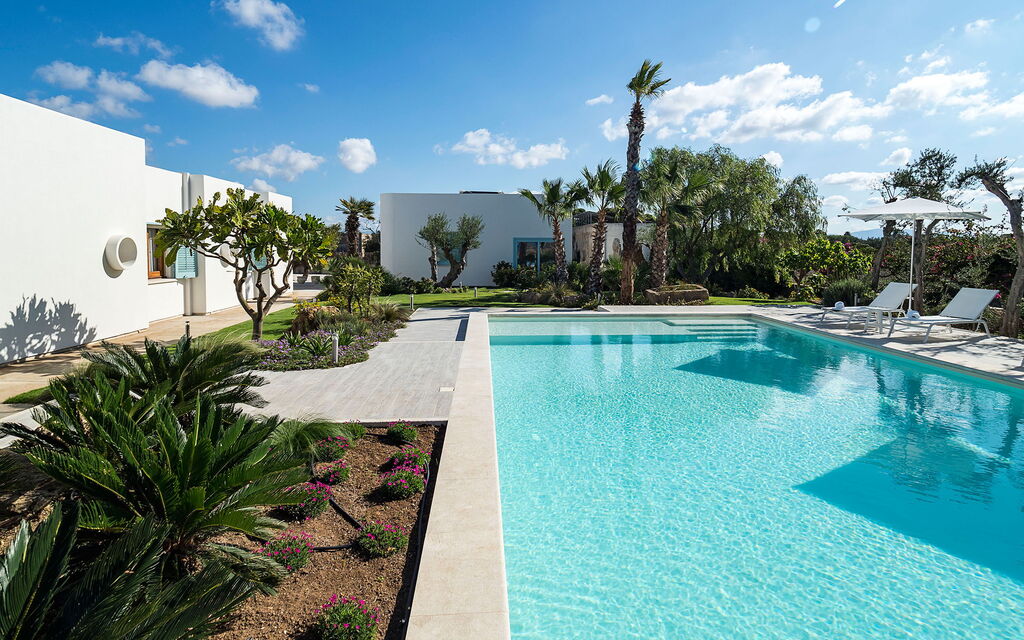 Villa Chiara - Paceco, Sicilia: Autumn, Balcony / Terrace / Patio, Building Exterior, Outdoor, Pool, Spring, Summer