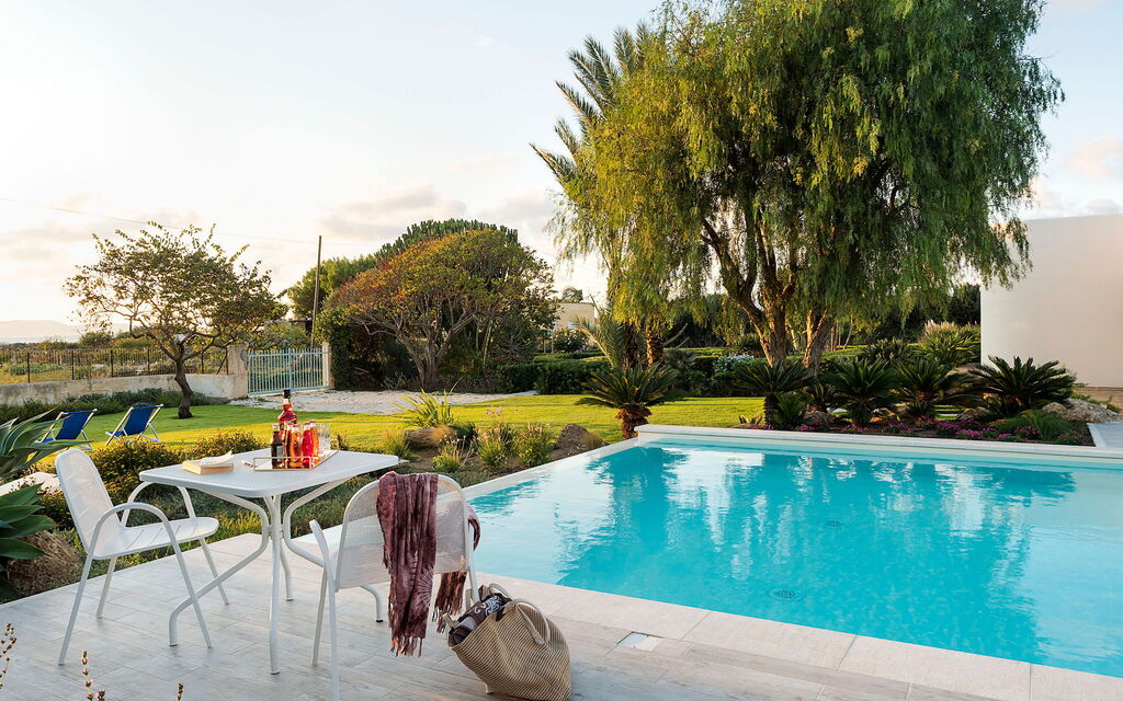 Villa Chiara - Paceco, Sicilia: Autumn, Balcony / Terrace / Patio, Building Exterior, Garden, Outdoor, Pool, Spring, Summer