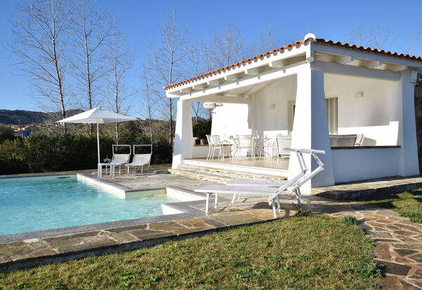 Villa Helios - Budoni, Sardegna: Autunno, Estate, Giardino, Piscina, Primavera