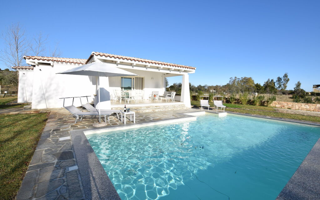 Villa Helios - Budoni, Sardegna: Autunno, Estate, Giardino, Piscina, Primavera