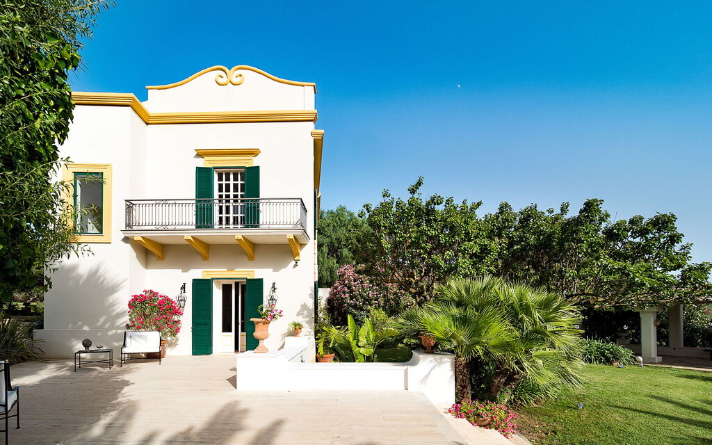 Casa Fiore - Salemi, Sicilia: Autumn, Balcony / Terrace / Patio, Building Exterior, Garden, Outdoor, Spring, Summer