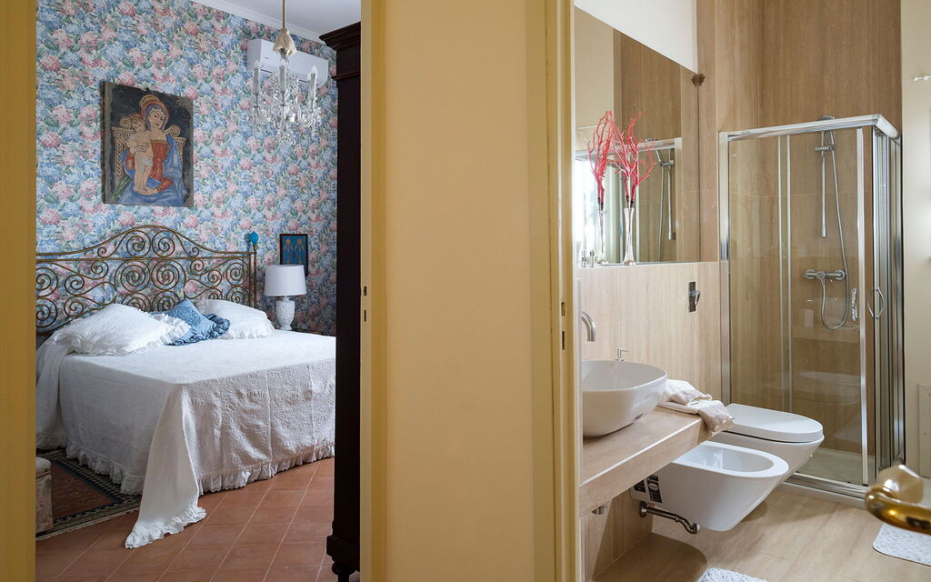 Casa Fiore - Salemi, Sicilia: Autumn, Bathroom, Bedroom, Spring, Summer