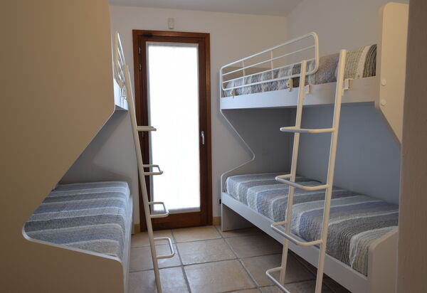 Luisa Apartment In Budoni, Shared Pool: Autunno, Camera da letto, Estate, Primavera