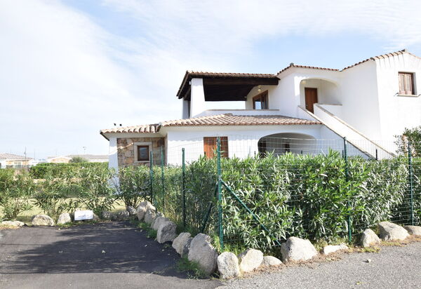 Luisa Apartment In Budoni, Shared Pool: Autunno, Estate, Esterni, Primavera