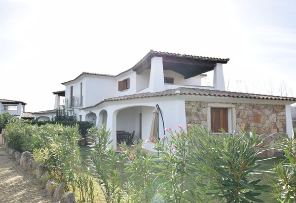 Luisa Apartment In Budoni, Shared Pool: Autunno, Estate, Esterni, Primavera