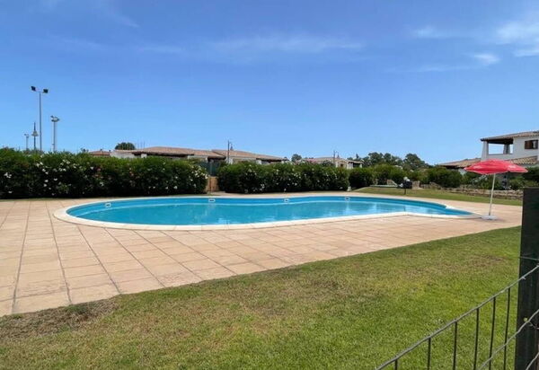 Luisa Apartment In Budoni, Shared Pool: Autunno, Estate, Piscina, Primavera