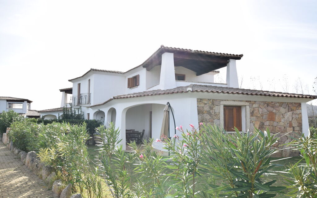 Luisa Apartment In Budoni, Shared Pool: Autumn, Building Exterior, Spring, Summer