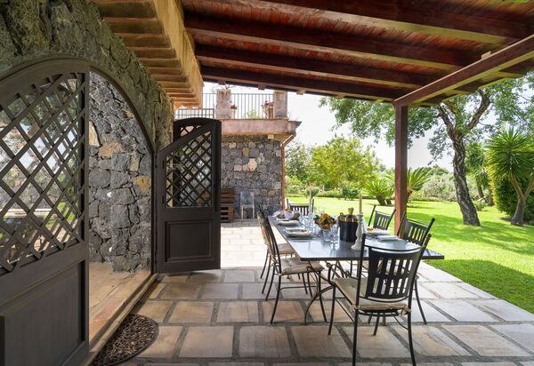 Oasi Verde - Santa Maria La Stella, Sicilia: all'aperto, Autunno, Balcone / Terrazza / Patio, Estate, Esterni, Giardino, Primavera